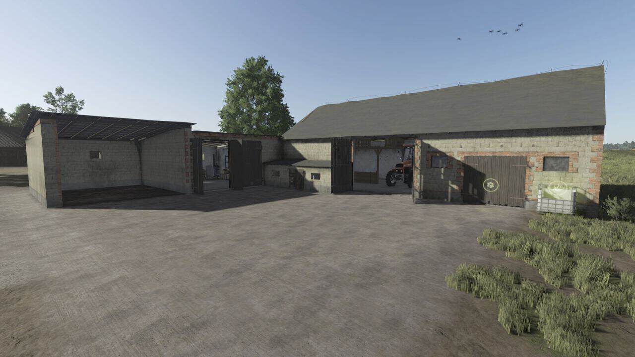 Small Pigsty With Barn v1.0